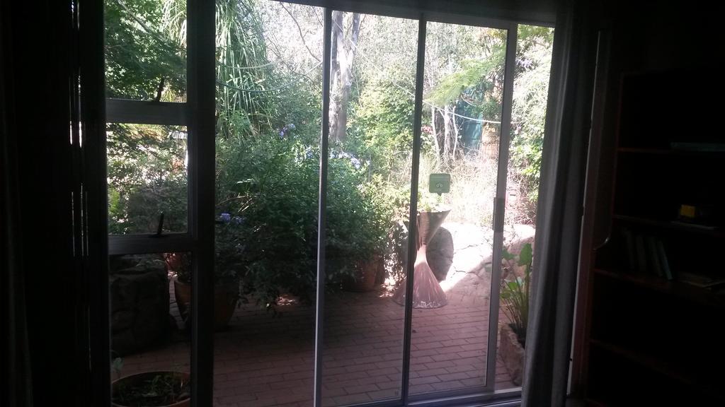 The Birches Backpacker Lodge Randburg Exterior foto