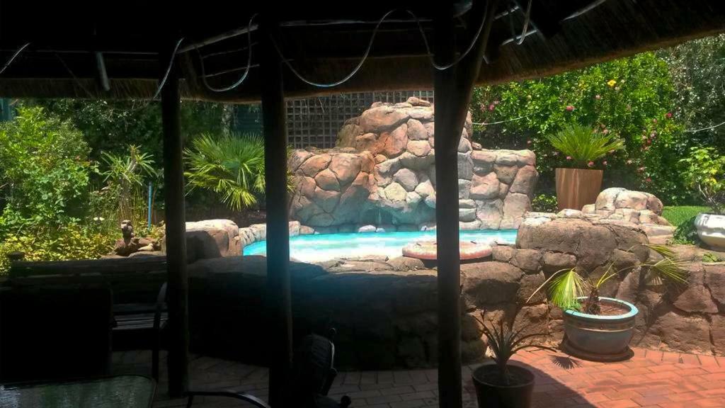 The Birches Backpacker Lodge Randburg Exterior foto